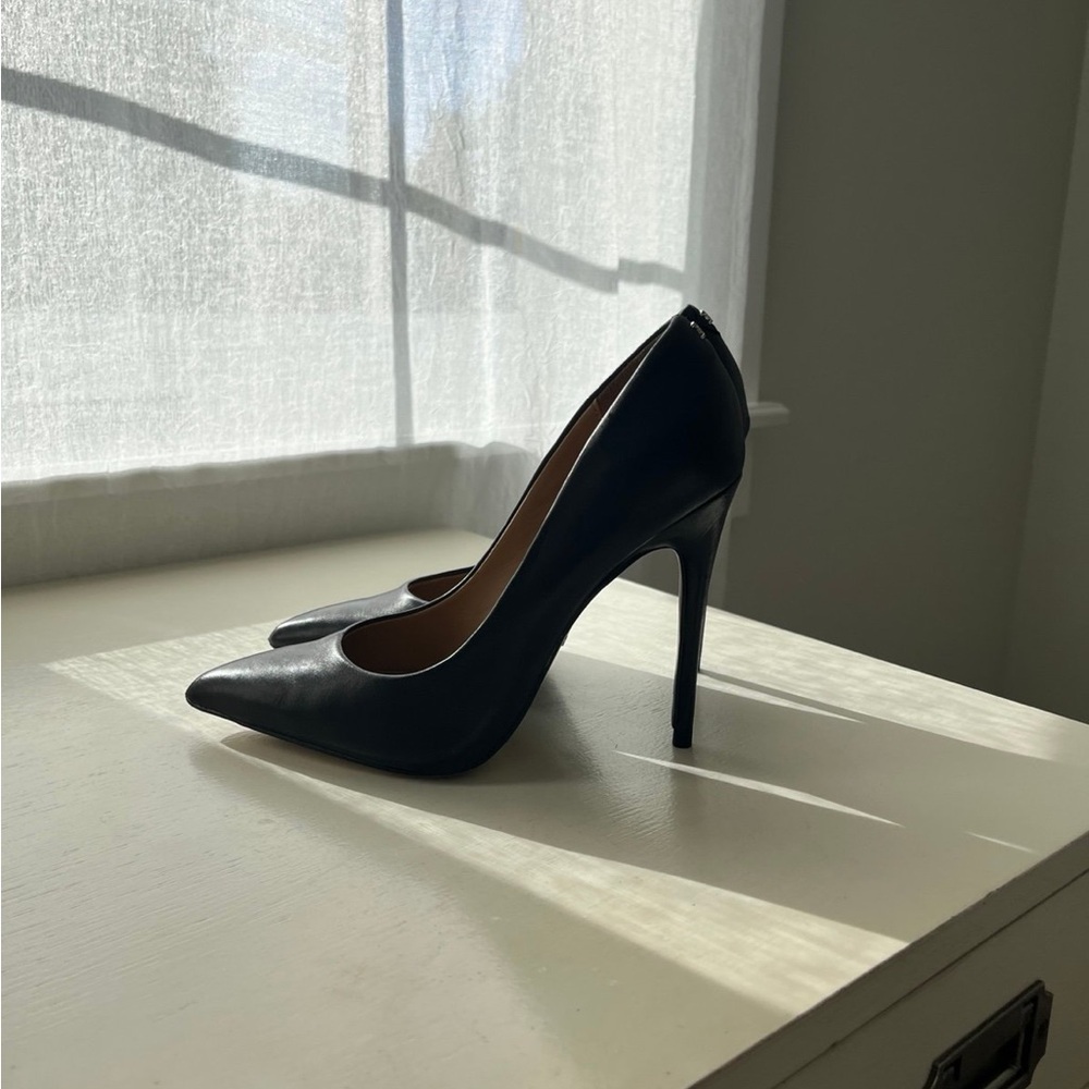 Sam Edelman women’s 5.5 black leather pump